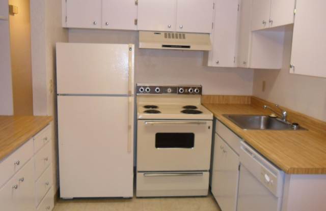 1017 Hermitage Way S #11 Gallery 3