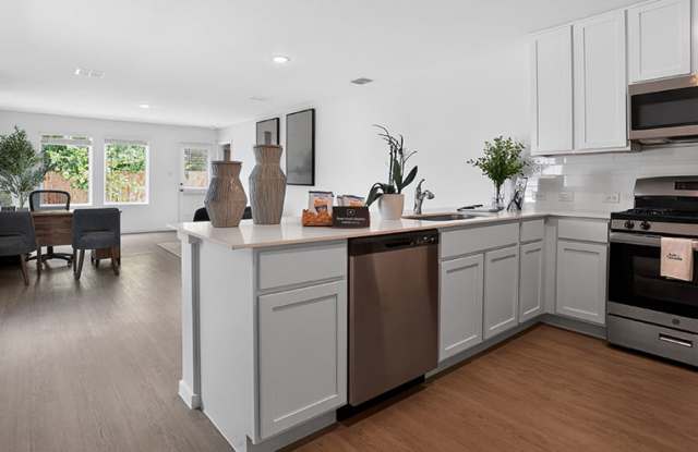Axis at Veranda Rental Homes Gallery 4