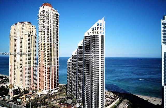 17555 Collins Ave Gallery 3