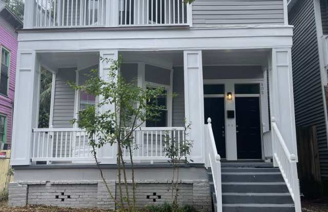Charming Historic Duplex In the Heart if Savannah's Historic District - 407 East Duffy Street, Savannah, GA 31401