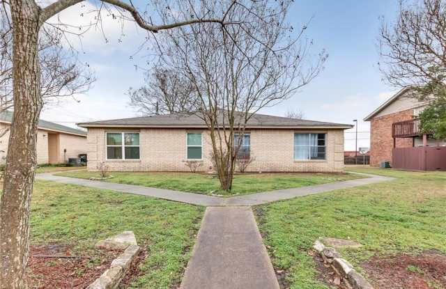 703 Wellesley Court - B photos photos