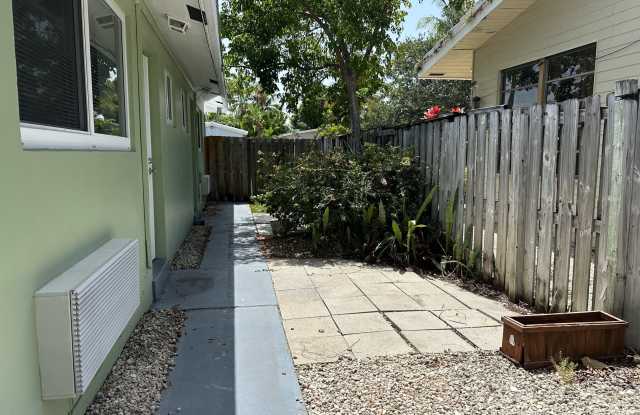 1324 Northeast 16th Avenue - 2 Gallery 4