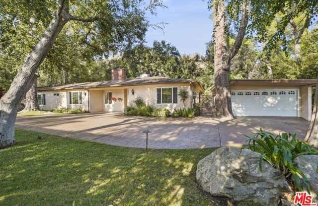 2452 N Altadena Dr Gallery 2