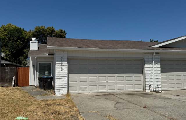 Completely Remodeled Three Bed, Two Bath Duplex in Lincoln School District photos photos