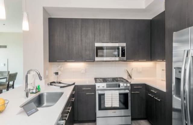 163 N Canal St - 163 N Canal St, Chicago, IL 60606 163 N Canal St - 163 N Canal St, Chicago, IL 60606