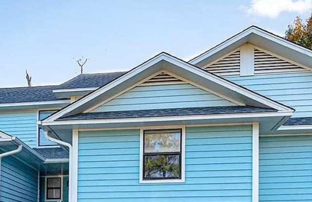 Pet-Friendly 3-Bedroom Townhome with Marsh Views and Private Baths Gallery 3
