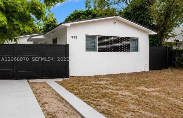 7815 NW 5th Ct Gallery 2