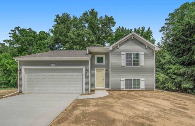 1318 Chapel Hill Drive - 1318 Chapel Hill Drive, Mishawaka, IN 46545