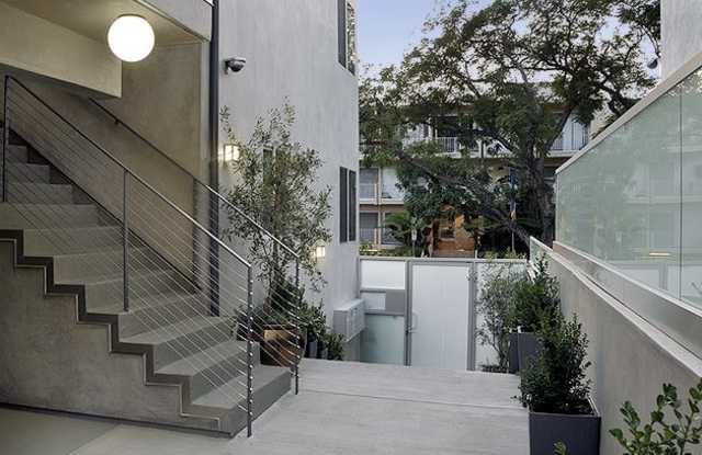 1418 North Poinsettia Place Gallery 2
