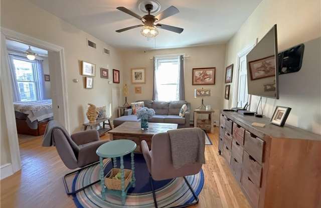 3 Howard Street unit: 2 photos photos