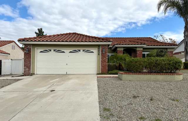 Move-in Ready 3 Bedroom 2 Bath Single-Story Residence Near Park photos photos