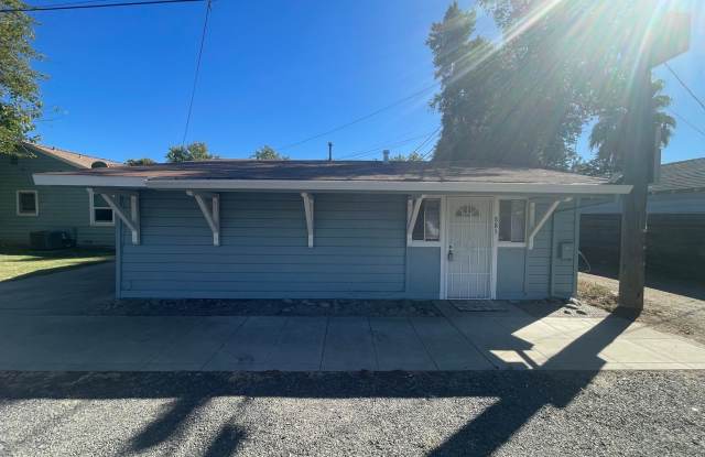 Chico Home 4 bed one bath in the Avenues! Gallery 1
