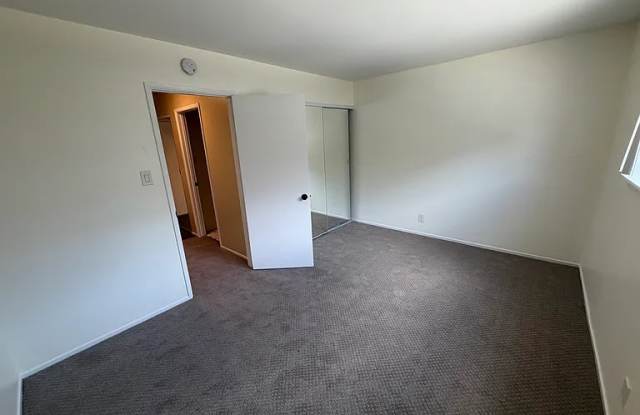 245 E Market St Apt 230 Gallery 2