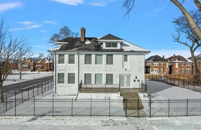 2080 Gladstone Street photos photos