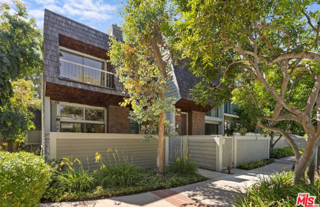 13360 Maxella Ave Gallery 1
