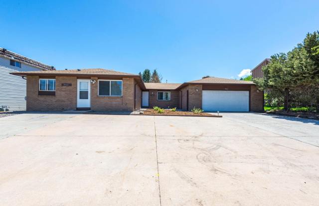 STUDENTS WELCOME! Large 3 bed 1 Bath Main Floor unit w/ 2 Car Garage and Fenced Yard photos photos