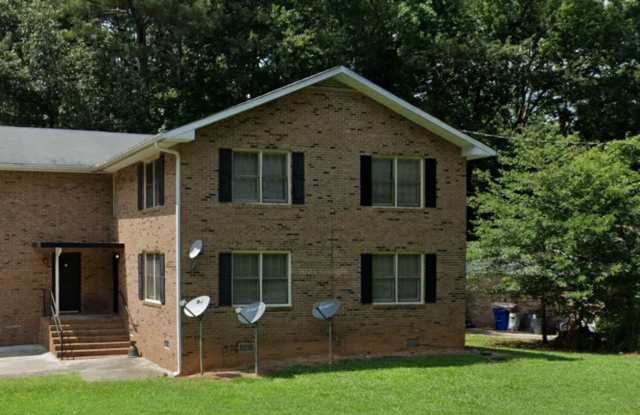 Ask how you can move into this Property with NO SECURITY DEPOSIT! 90E Meadowbrook Ct: 1BD, 1BA Unit in the heart of Fayetteville for rent. AVAILABLE NOV. 2025! photos photos
