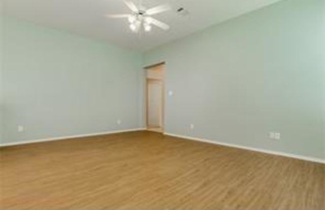 1226 Oakcrest Drive Gallery 4