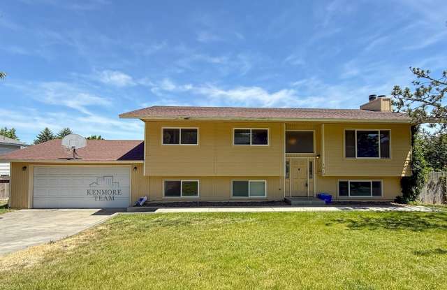 5 Bedroom, 3 Bath + a Bonus Room Home in Kennewick photos photos