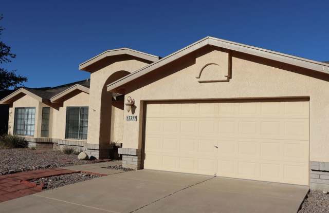 Four Bedroom Home with Brand new Carpet! Gallery 2