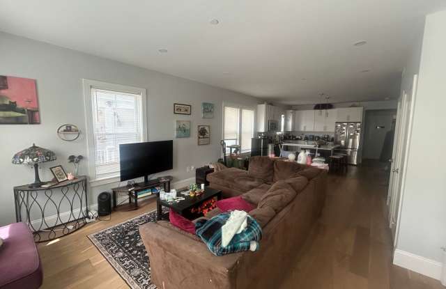 No Broker Fee | Renovated 3 Bed, 2 Bath with In-Unit Laundry & Parking photos photos