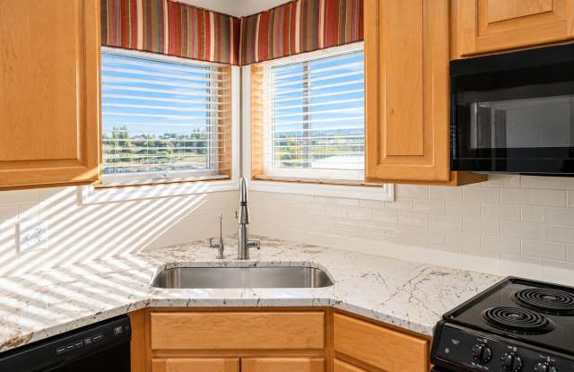 1-Bedroom with Spacious Loft on Old Ranch Road Gallery 3