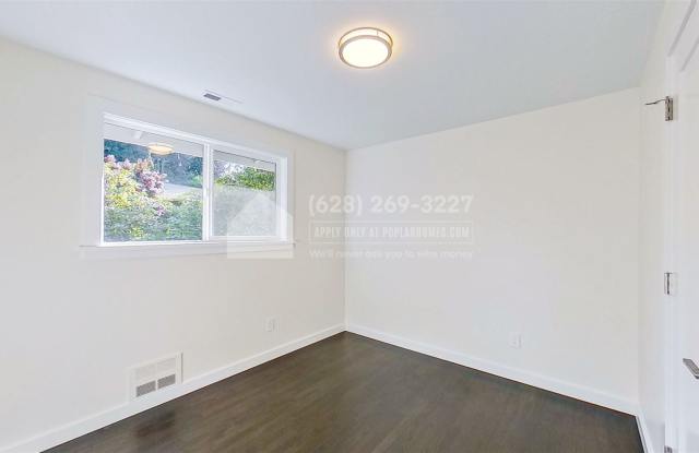 7528 126th Ave NE Gallery 2