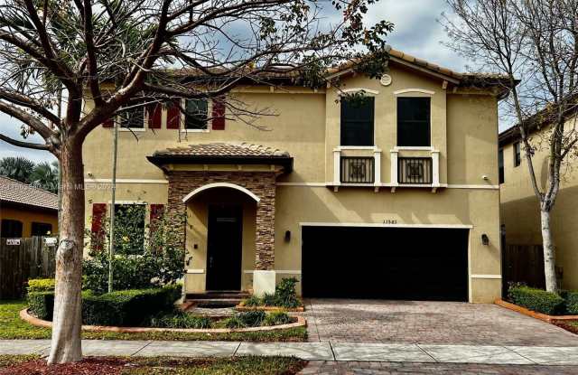 11561 SW 232nd Ln - 11561 Southwest 232nd Lane, Princeton, FL 33032