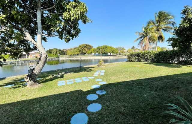 7013 NW 95th Ter photos photos