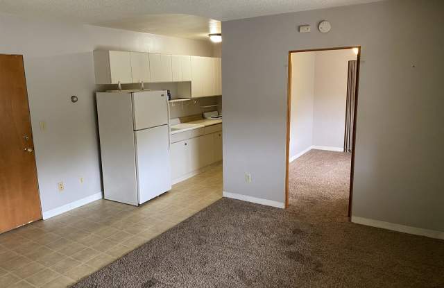 404 7th St S - 11 - 404 7th Street South, Moorhead, MN 56560