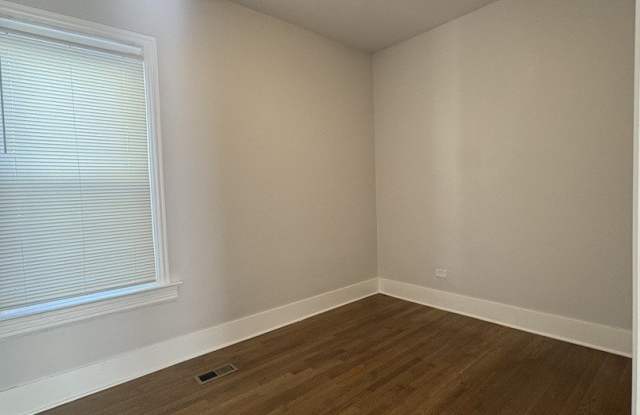 11578 S Perry Avenue Gallery 4