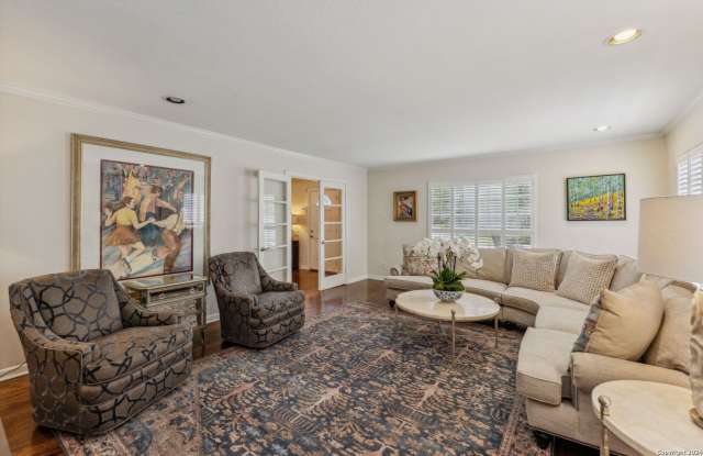 BEAUTIFUL 4-BEDROOM HOME IN TERRELL HILLS Gallery 4