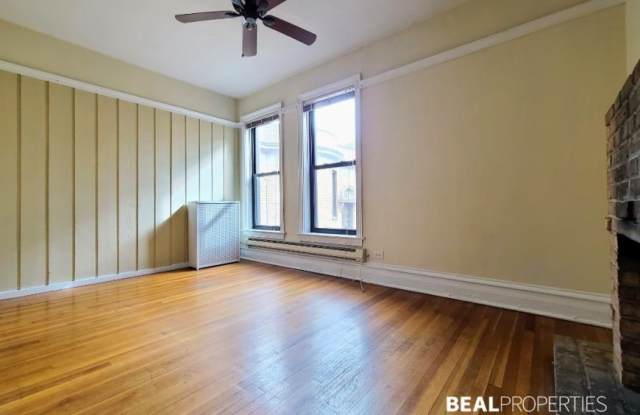 1218 N Dearborn Gallery 1