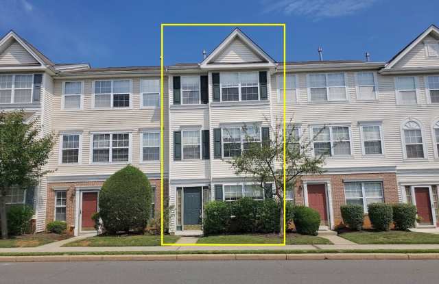 Rare opportunity to reside in the beautiful La Mer development (which is loaded with various amenities)! photos photos