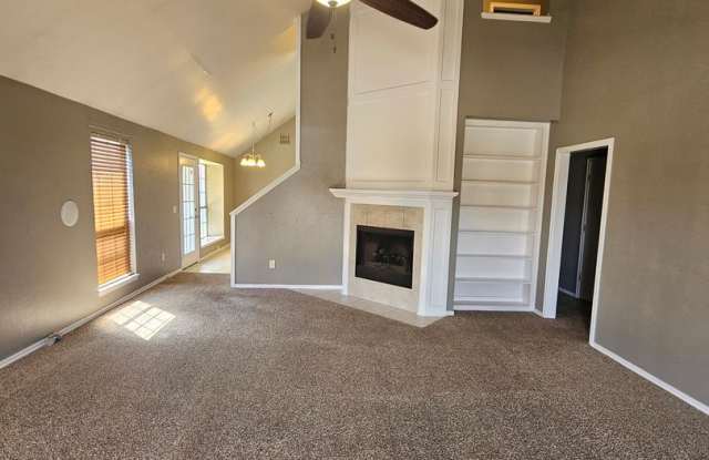 (4) Bed/(3) Bath in Moore with Storm Shelter! Avail NOW!! Gallery 4