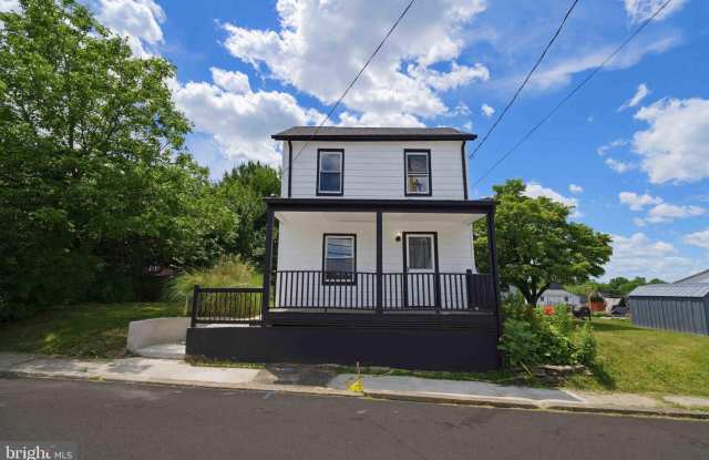 828 MILL ST photos photos