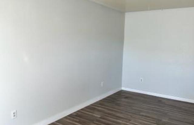 618 4th Street #9 - 618 4th Street, Yreka, CA 96097