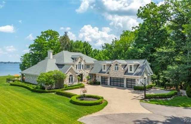 4326 COMMERCE Road photos photos