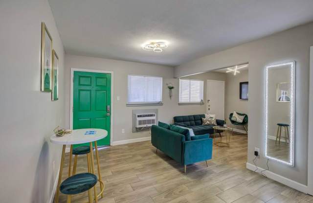 U of M Area! FULLY RENOVATED ONE BEDROOM APARTMENTS NOW AVAILABLE! photos photos