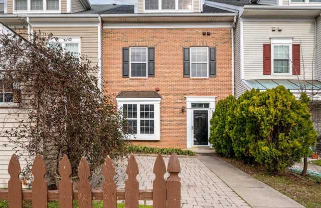 8704 GREEN CLOVER COURT Gallery 3