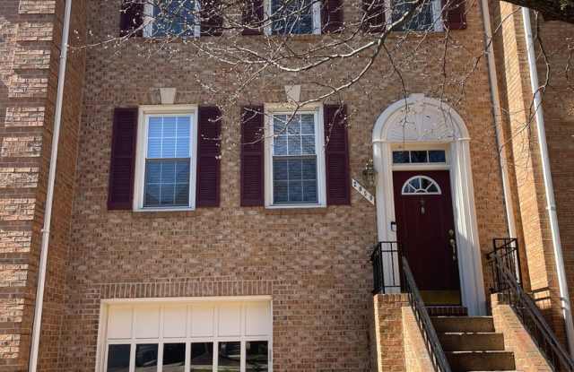 Luxurious And Spacious 3 Bed 2 Bath Brick Townhouse In Tysons Station photos photos