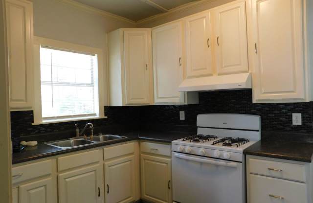 Newly Renovated 2 Bedroom House photos photos