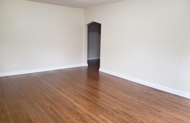 65-69 HENRY AVE - 65 Henry Ave, Palisades Park, NJ 07650