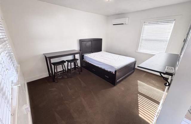 1105 South State Street - 9 photos photos 1105 South State Street - 9 photos photos