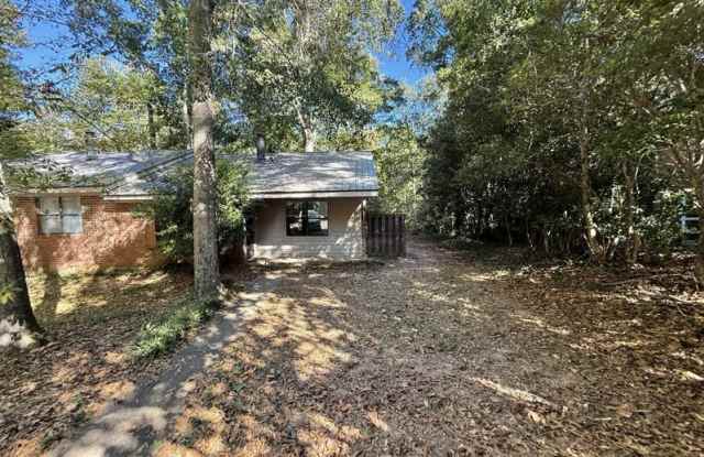 1060/1062 Sourwood Ct - 1060 Gallery 1