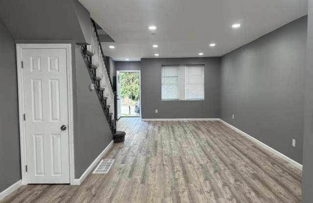 1438 KNORR STREET Gallery 3