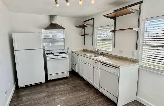 2906 E 12th ST photos photos