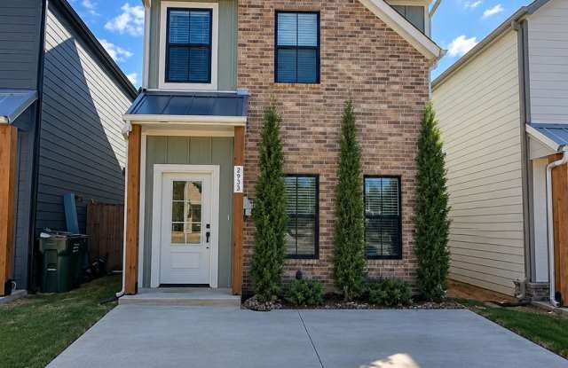 Modern Farmhouse 3BR Townhome in Edmond Gallery 3