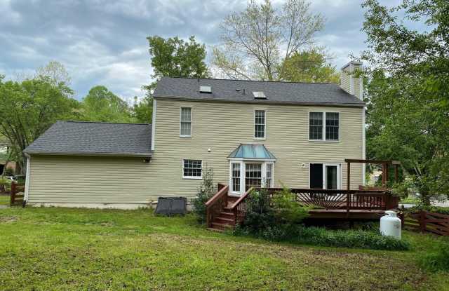 8106 GOLD CUP Lane Gallery 3
