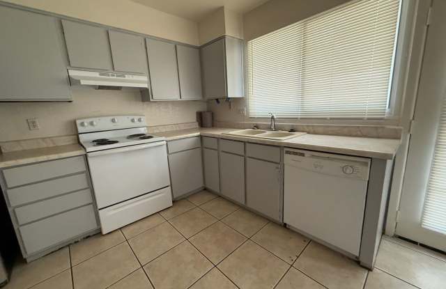 3 Bed 2 Ba Condo Gallery 4